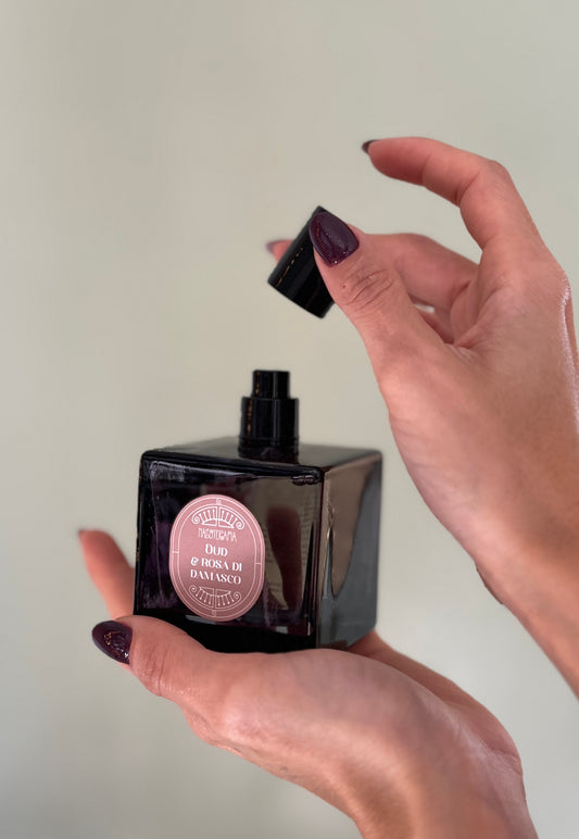 SPRAY PER AMBIENTI E TESSUTI-OUD & ROSA DI DAMASCO