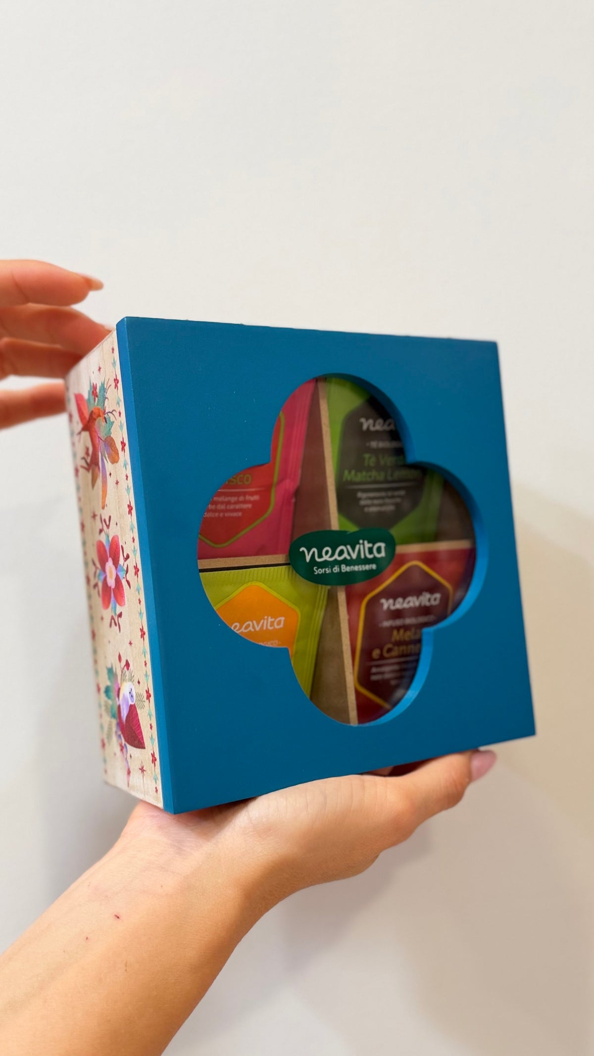 SCATOLA IN LEGNO A 4 SCOMPARTI, 20 filtri assortiti