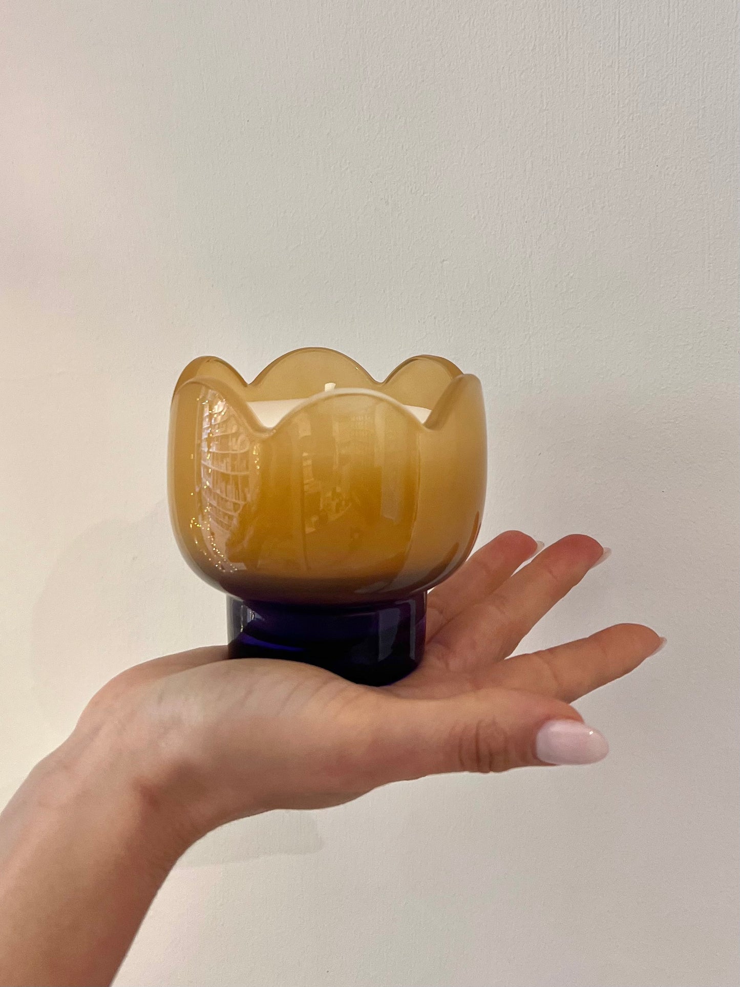 TULIP GLASS CANDLE – GARDEN & GROVE 155 gr