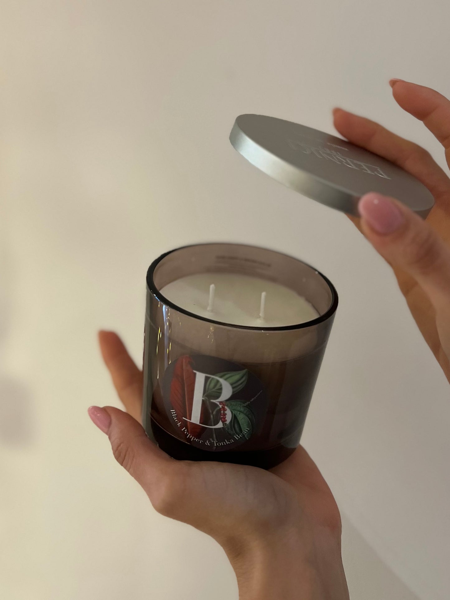 CANDELA BLACK PEPPER & TONKA BEAN