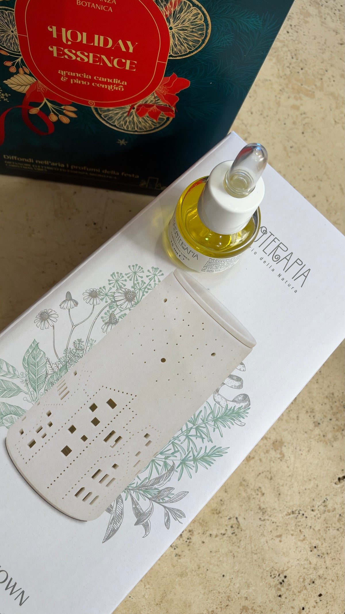 LAMPADA DIFFUSORE IN CERAMICA, Holiday essence, con oli essenziali