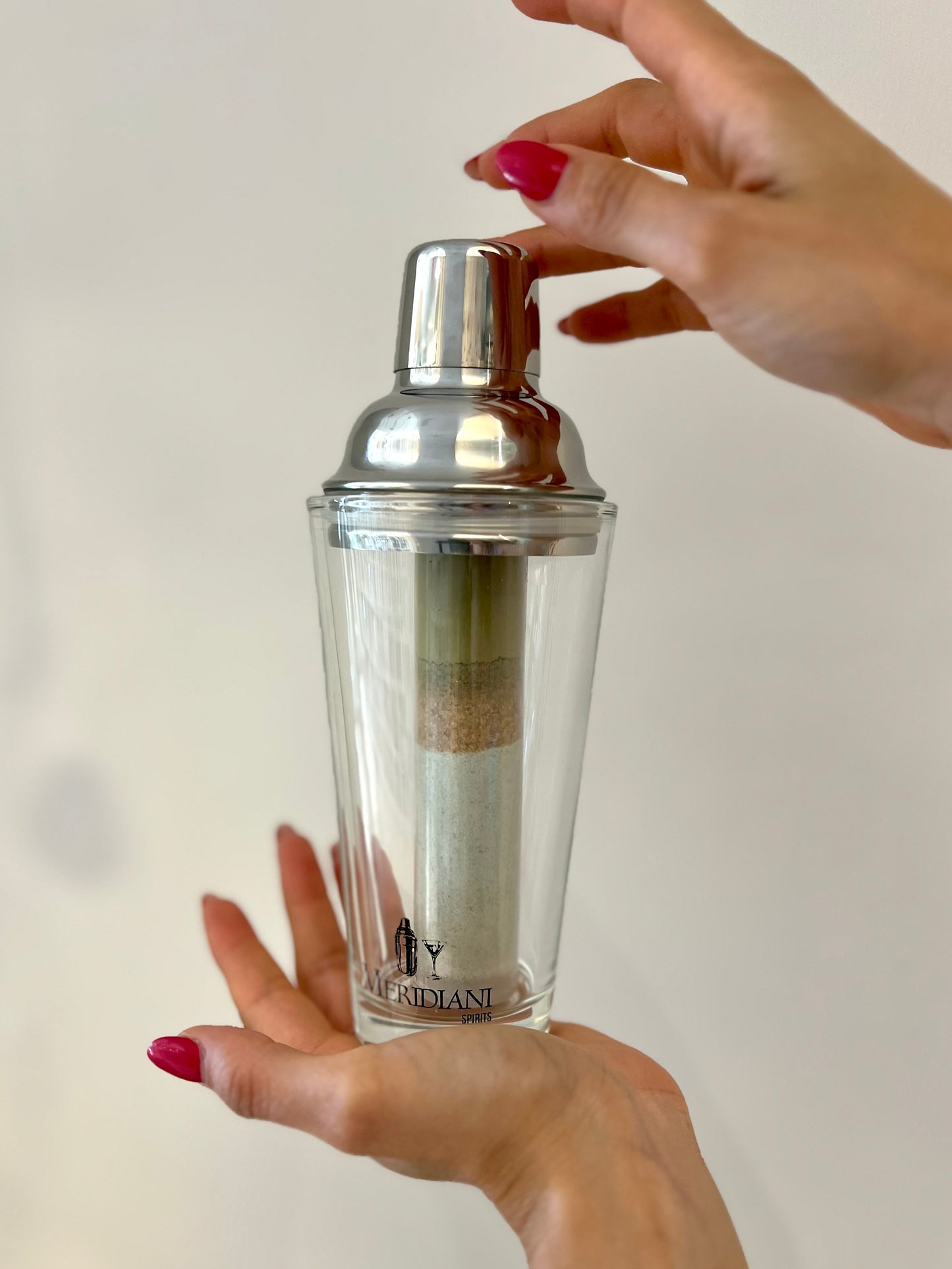 SHAKER IN VETRO CON PREPARATO MATCHA MINT JULEP, Per la preparazione di 4 cocktails.
