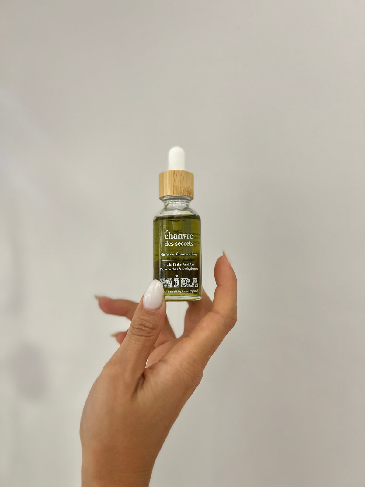 OLIO VISO PURO DI CANAPA ANTIAGE "Le chanvre des secrets"