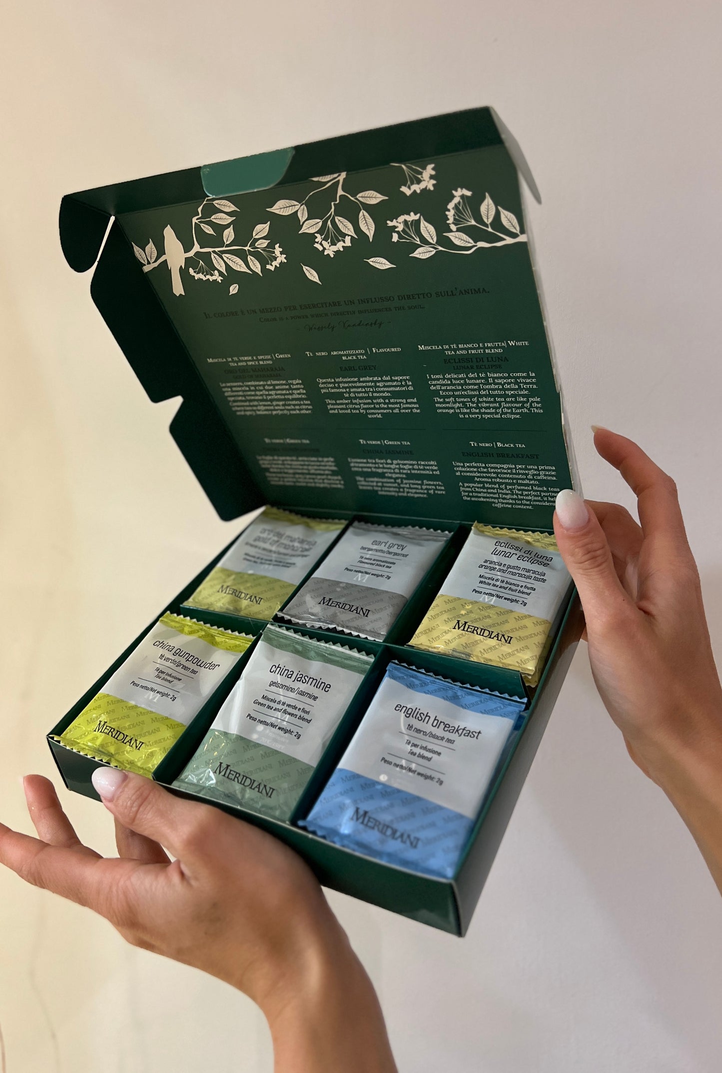 COFANETTO CON SELEZIONE DI TÈ 24 FILTRI