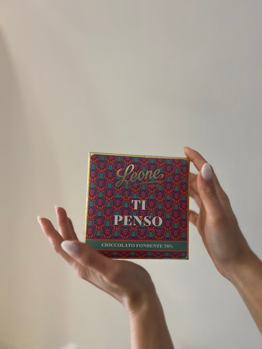 TAVOLETTA CIOCCOLATO FONDENTE 70% CON BIGLIETTO “TI PENSO”