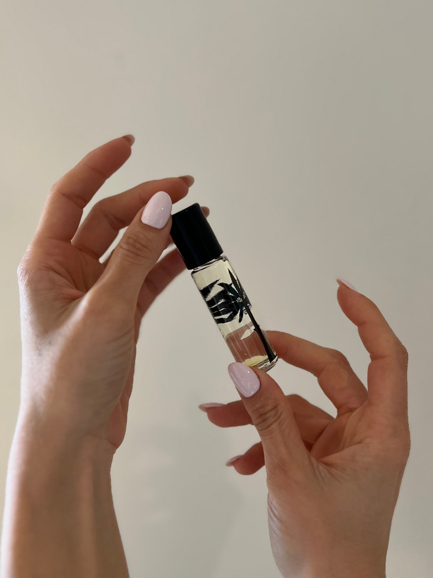 PROFUMO ROLL-ON ARAGONA Mandorla Siciliana, Gelsomino e Ylang Ylang