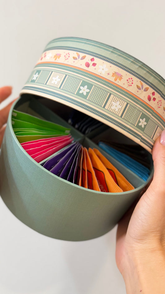 CAPPELLIERA A 4 SCOMPARTI, 40 infusi assortiti