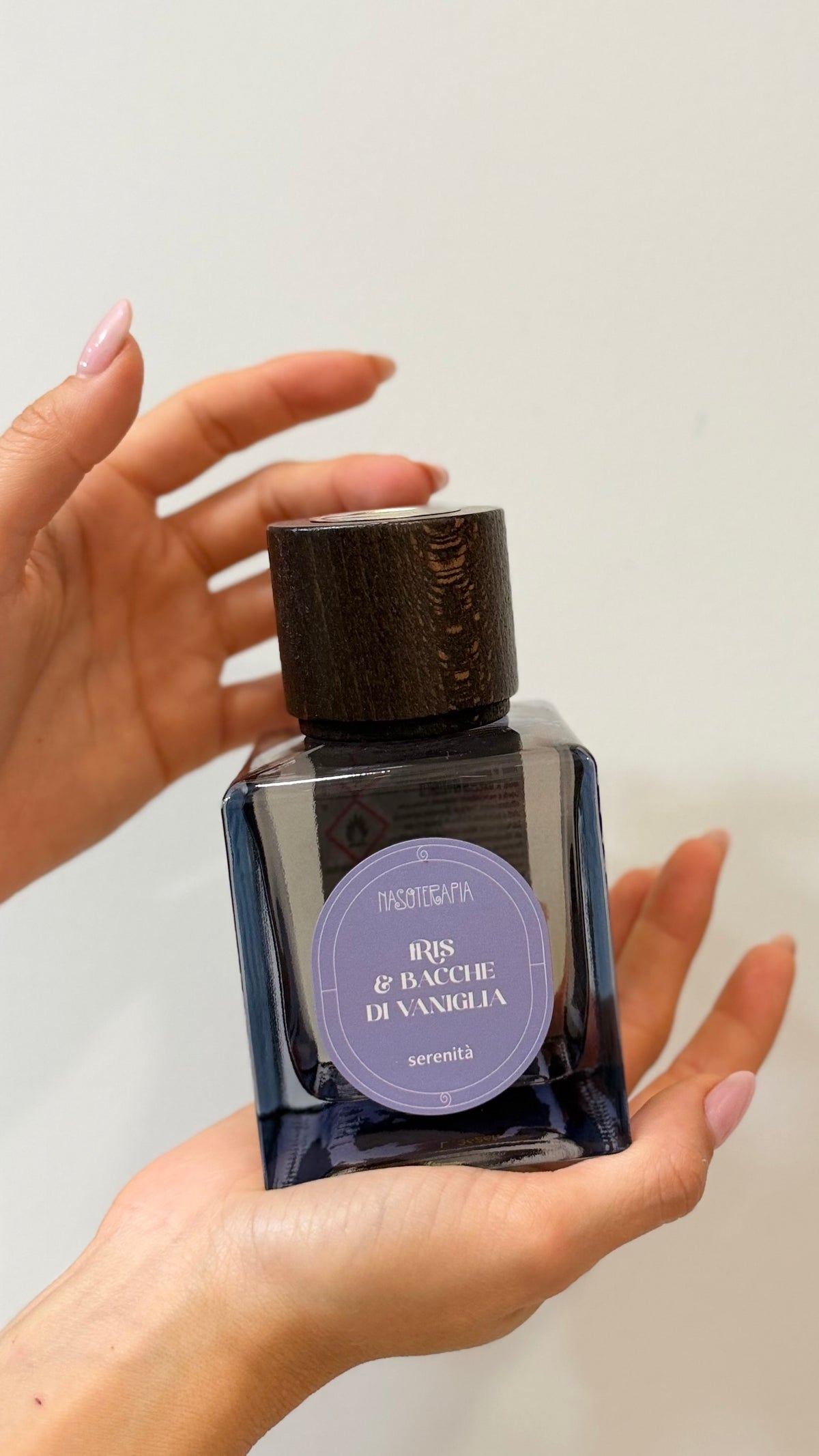 DIFFUSORE CON BASTONCINI Iris & Bacche di Vaniglia