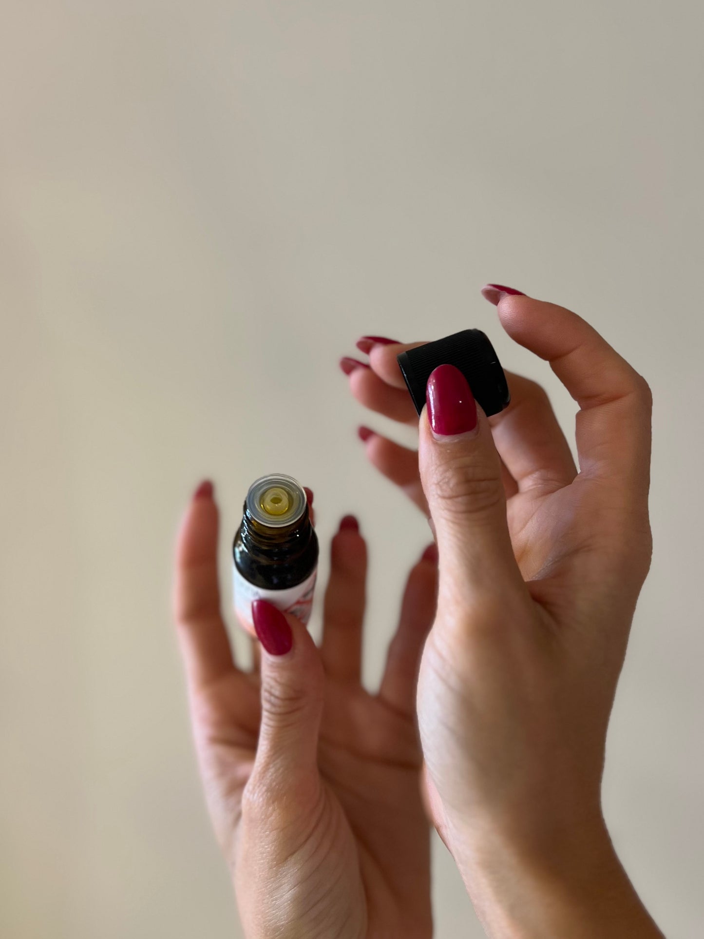 SINERGIA OLI ESSENZIALI "ABBRACCIA" con pompelmo, arancio dolce, cannella cassia, chiodi di garofano