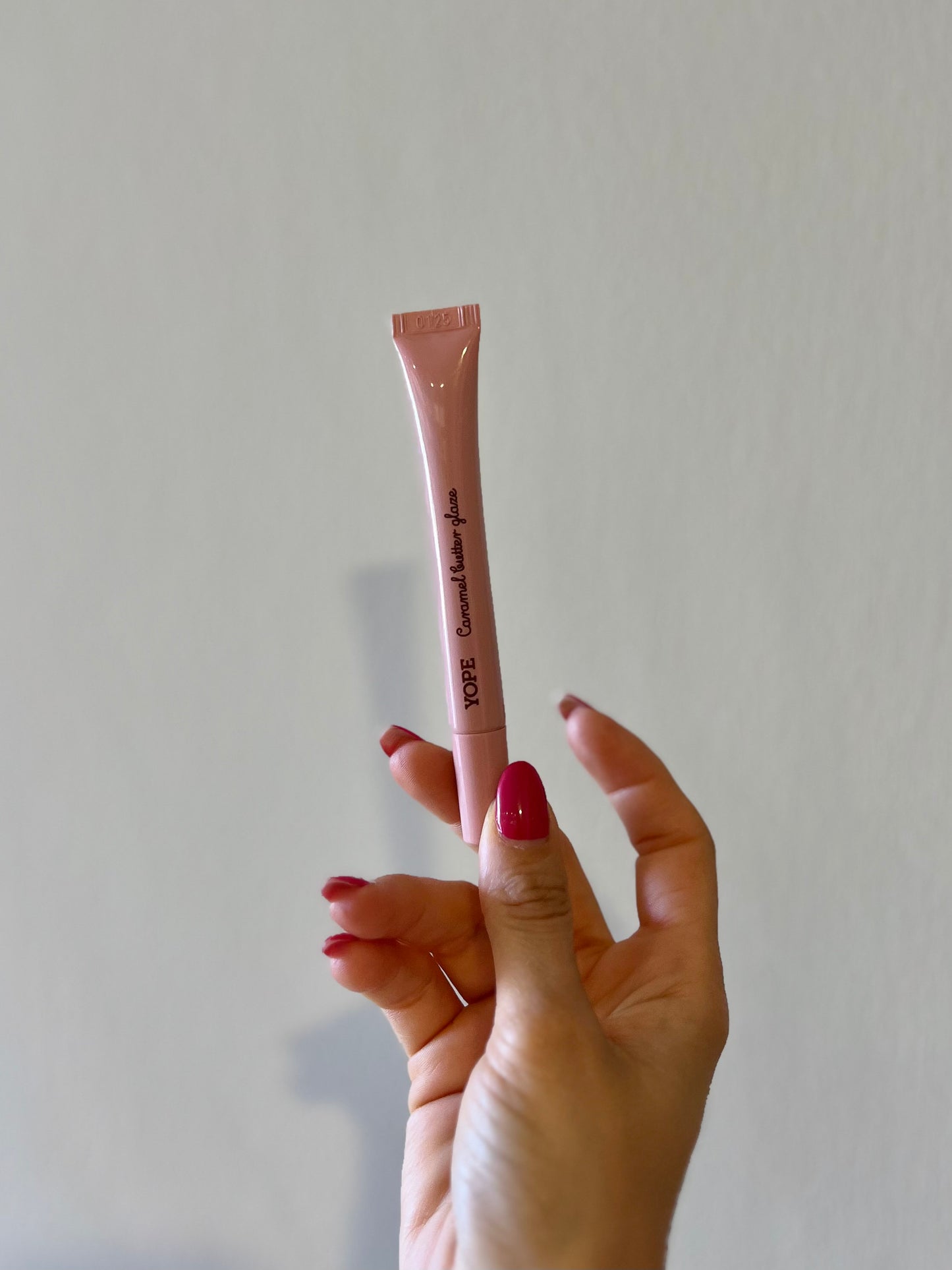 CARAMEL BUTTER LIP GLOSS - Olio labbra color caramello