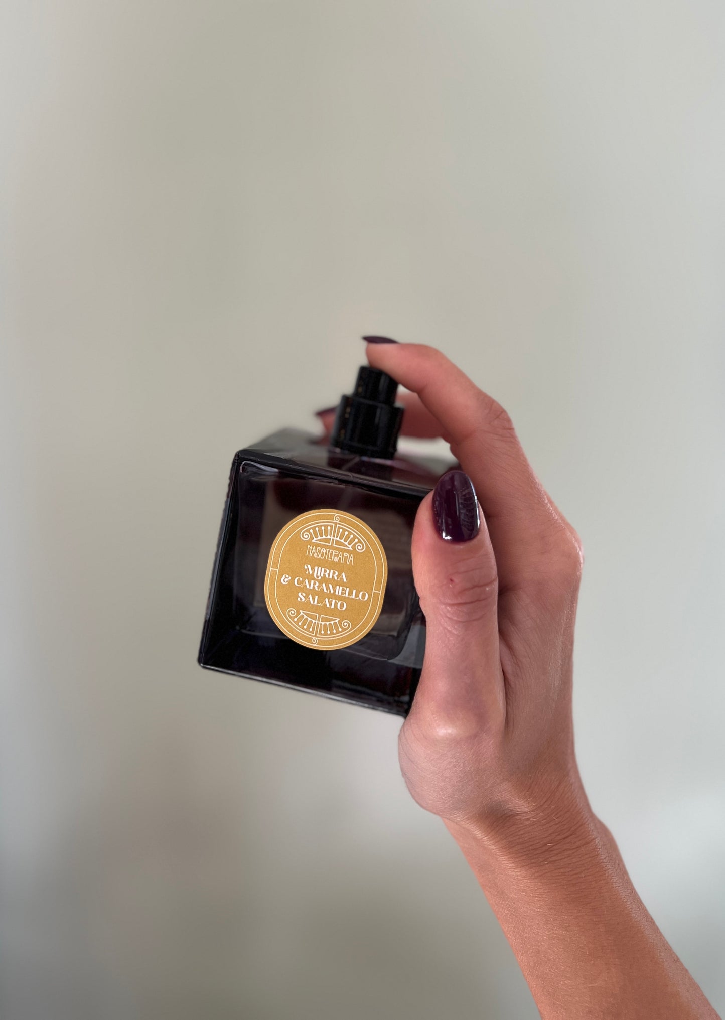 SPRAY PER AMBIENTI E TESSUTI- MIRRA & CARAMELLO SALATO