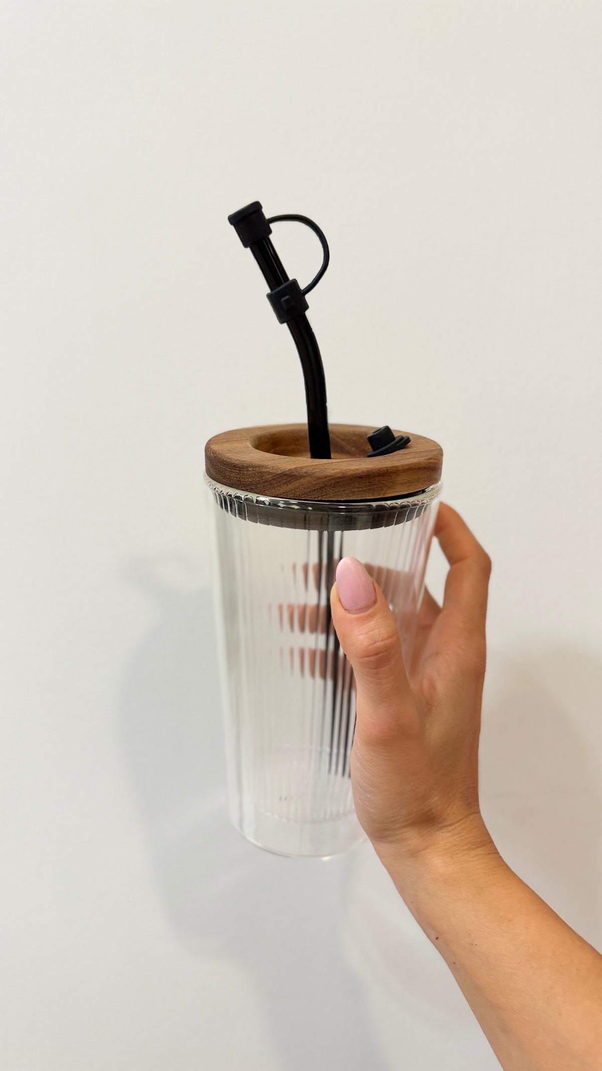 MUG IN VETRO DOPPIA PARETE, con cannuccia di vetro e coperchio in legno