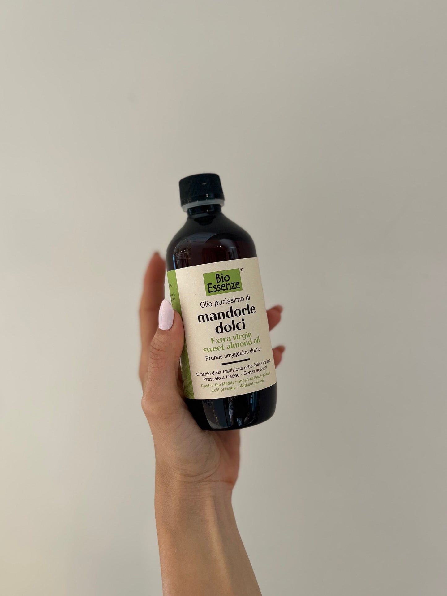 OLIO PURO DI MANDORLE DOLCI spremuto a freddo