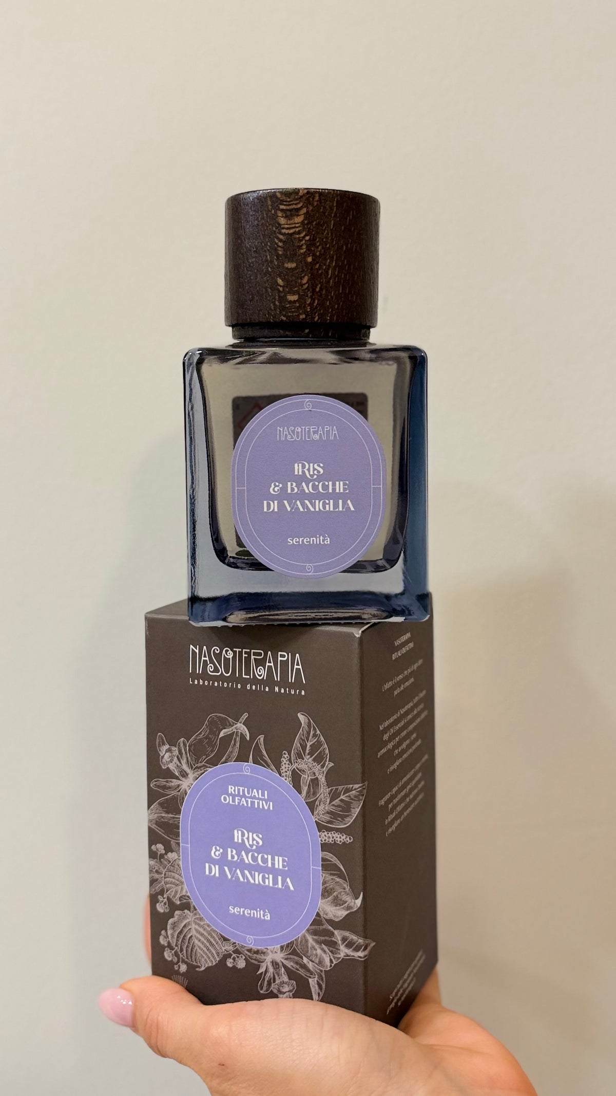DIFFUSORE CON BASTONCINI Iris & Bacche di Vaniglia