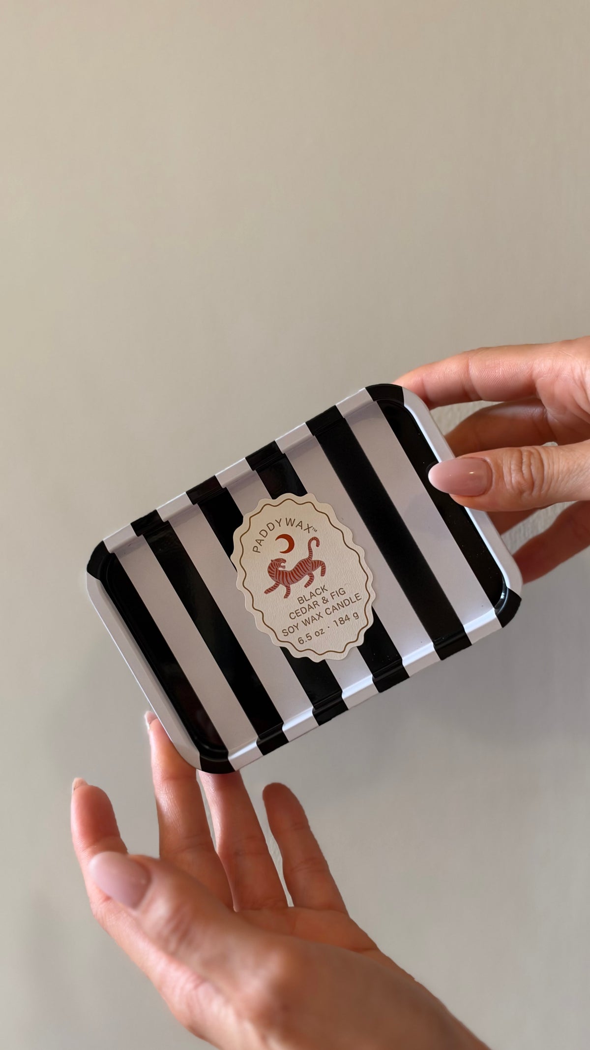 CANDELA ILLUSTRATA TIGER TIN , Black Cedar & Fig