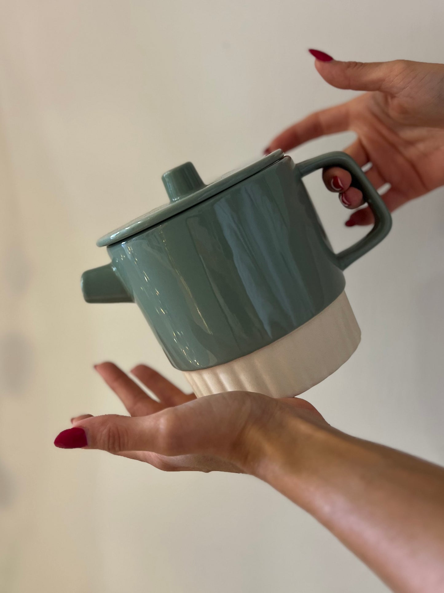 TEIERA IN CERAMICA LUCIDA 1 LT