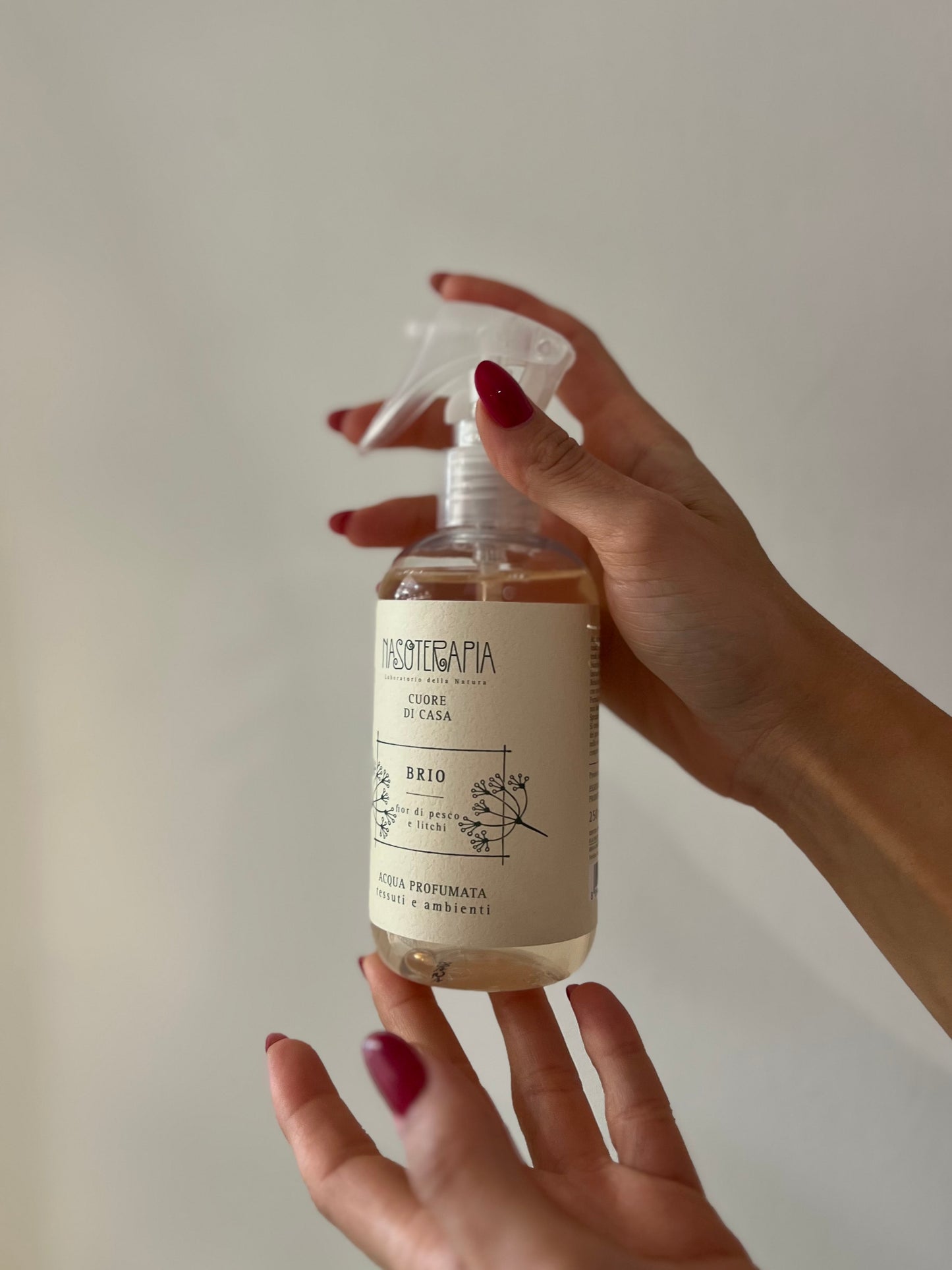 ACQUA PROFUMATA TESSUTI & AMBIENTI "BRIO" Fiori di Pesco e Litchi