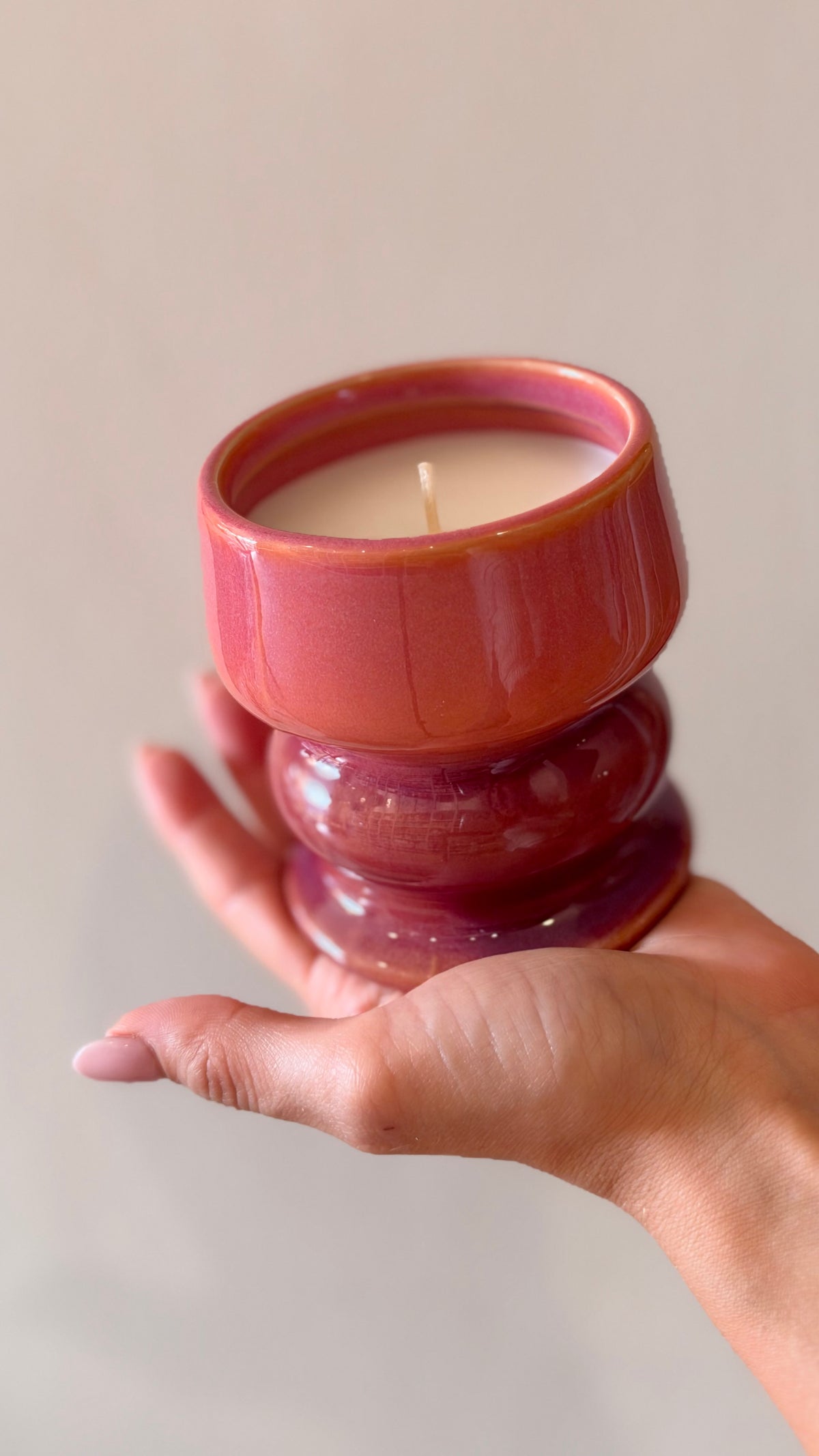 CERAMIC CANDLE PURPLE PINK, Wild Fig & Cedar