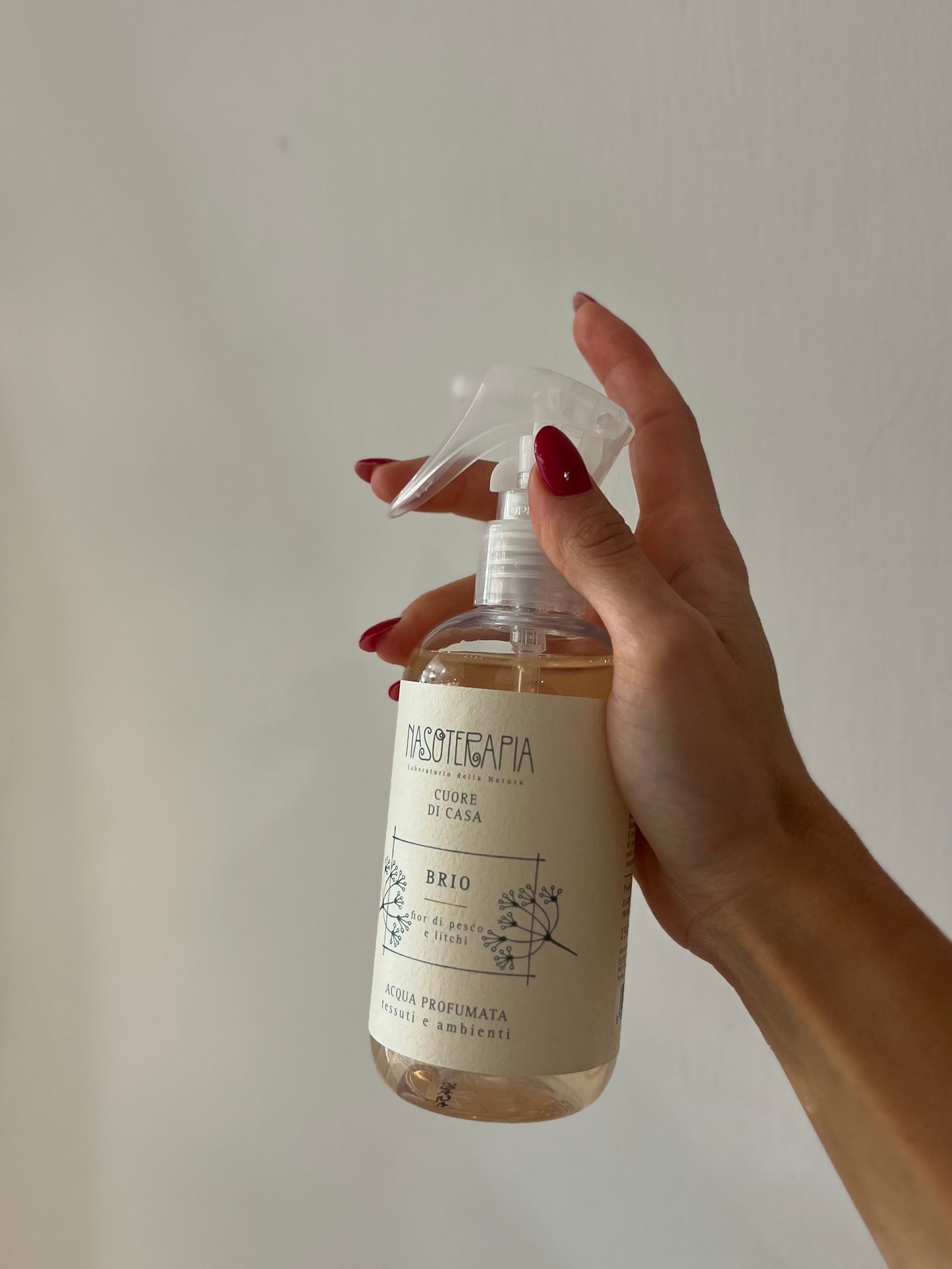 ACQUA PROFUMATA TESSUTI & AMBIENTI "BRIO" Fiori di Pesco e Litchi