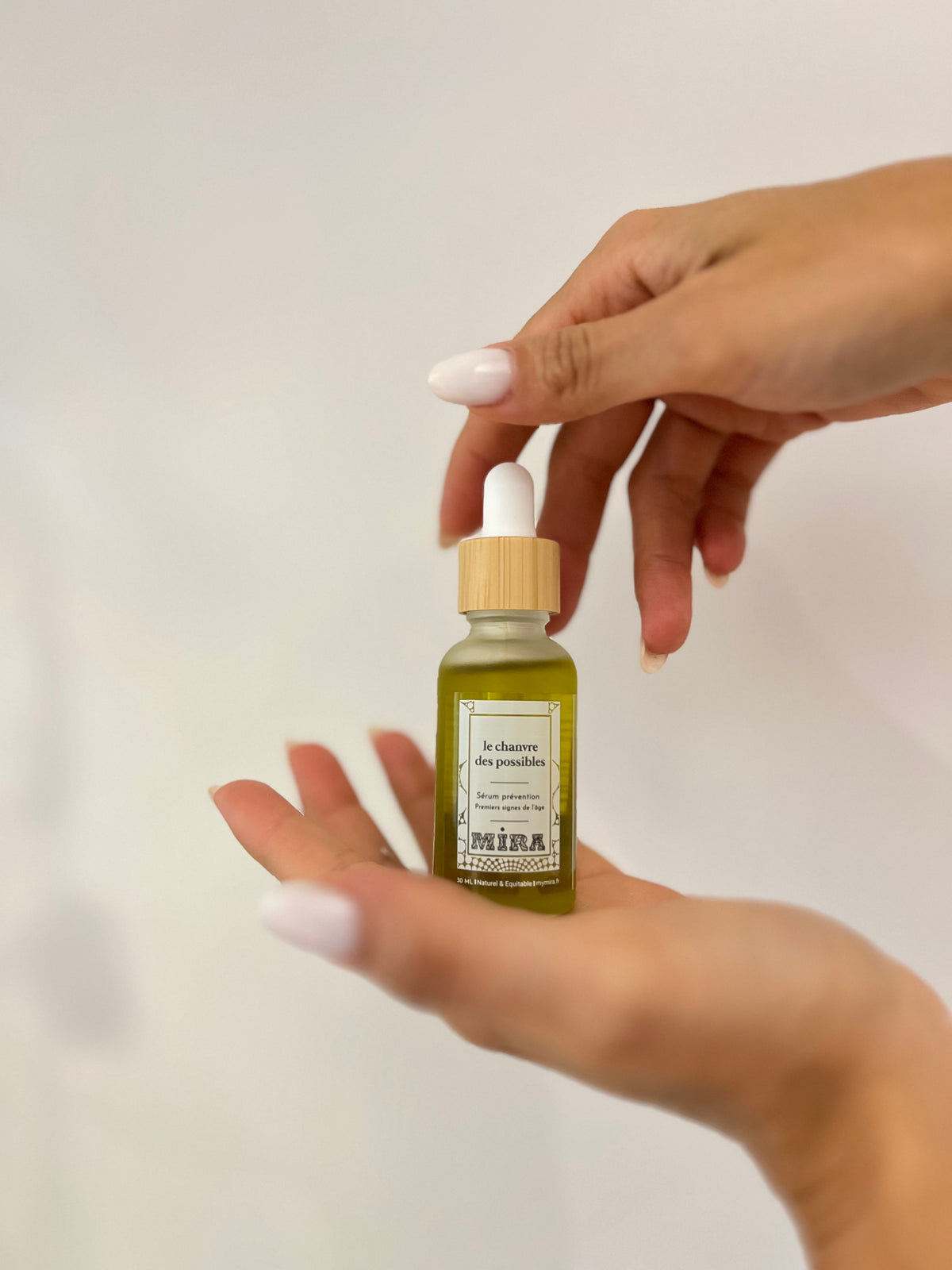 SIERO OLIO ANTIAGE CONCENTRATO "Le chanvre des possibles"