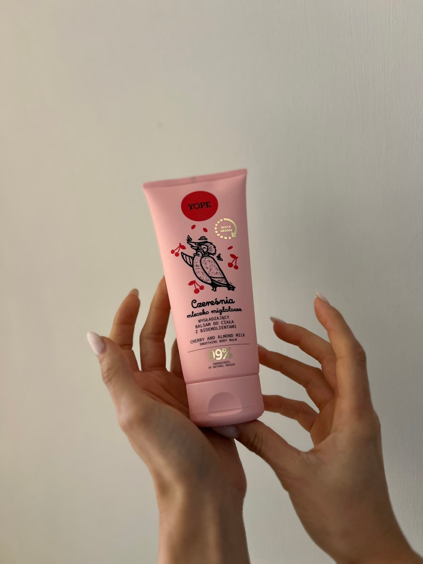 BALSAMO CORPO LEVIGANTE, CILIEGIA e LATTE DI MANDORLE 200ML