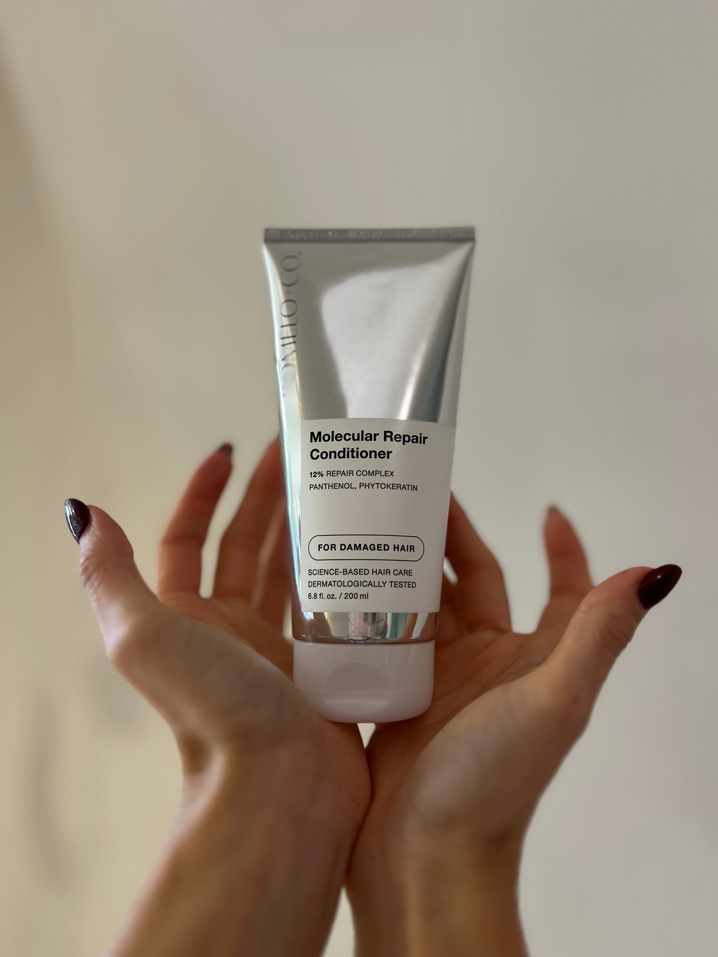 MOLECULAR REPAIR CONDITIONER, balsamo riparatore con fitocheratina, collagene e peptidi