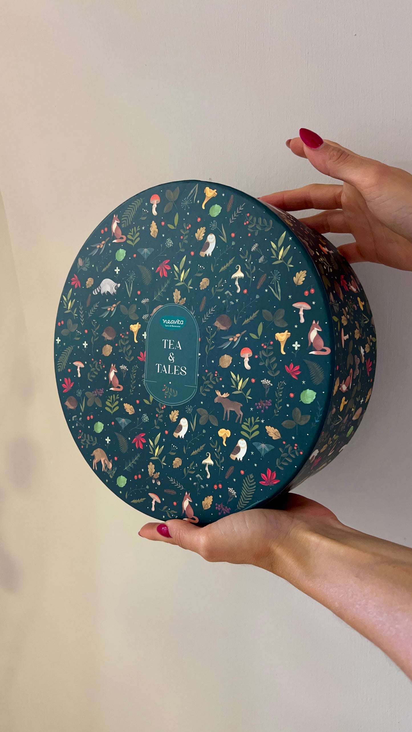 CAPPELLIERA CON MUG e INFUSO BOSCO INCANTATO