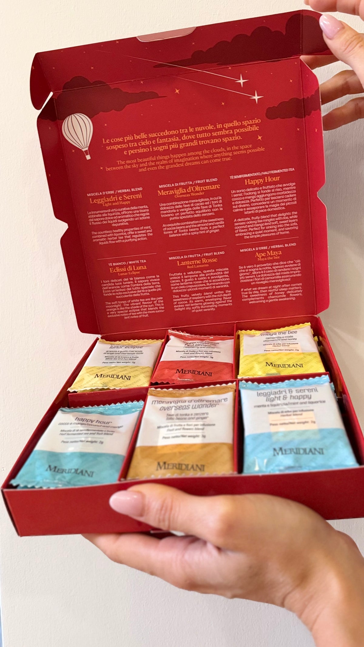 MERAVIGLIA TRA LE NUVOLE, Cofanetto con 24 filtri – 6 miscele assortite di tè e infusi