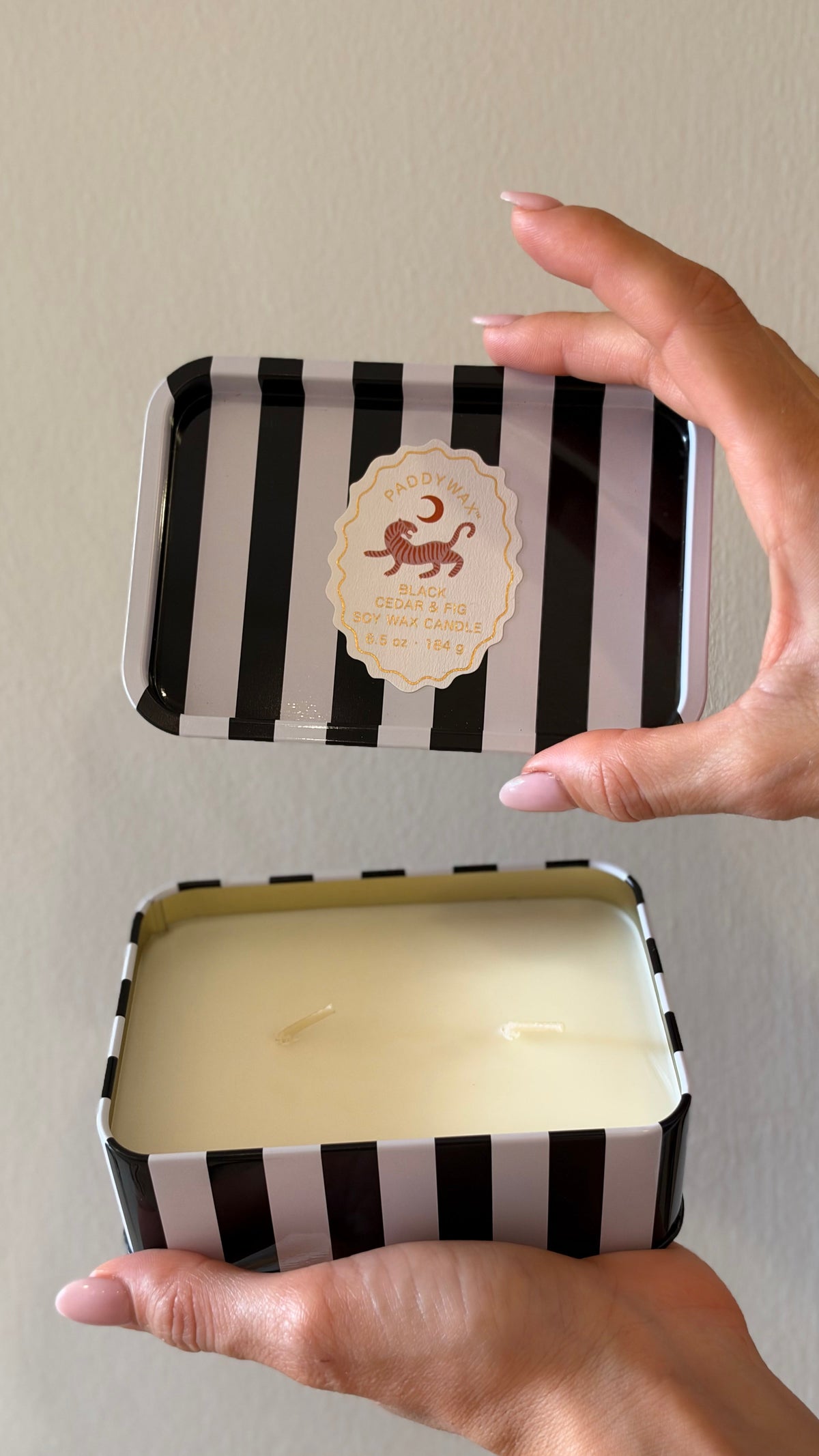 CANDELA ILLUSTRATA TIGER TIN , Black Cedar & Fig