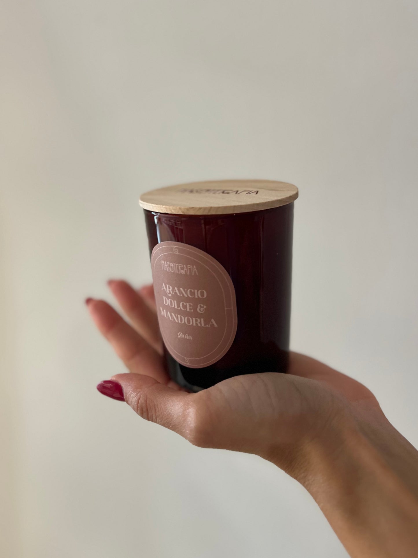 CANDELA IN CERA VEGETALE ARANCIO DOLCE E MANDORLA 180gr