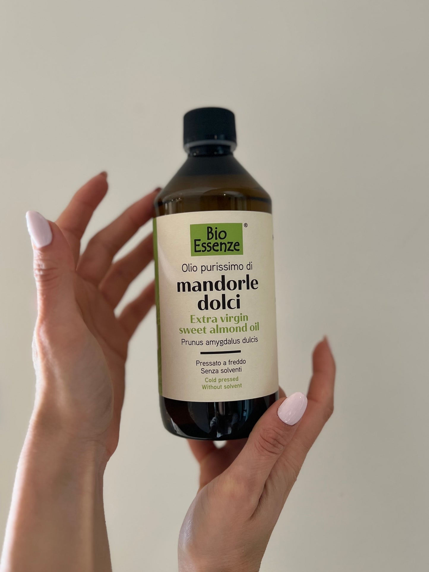 OLIO PURO DI MANDORLE DOLCI spremuto a freddo