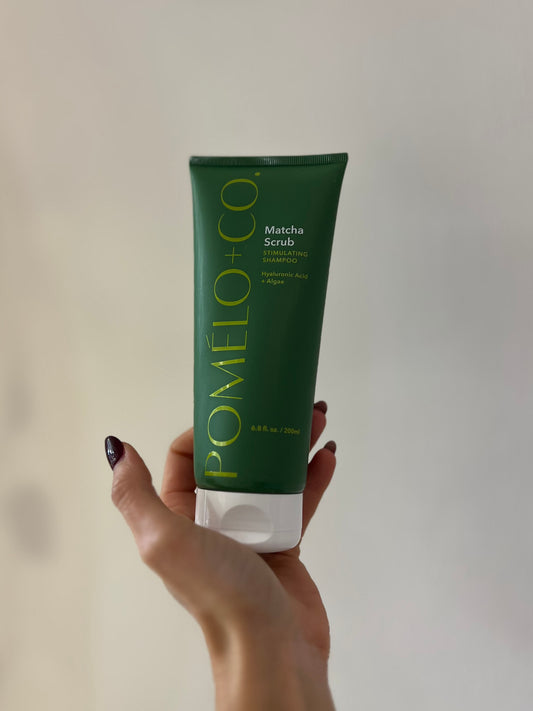 MATCHA SCRUB, shampoo scrub volumizzante con micro esfolianti e acido ialuronico