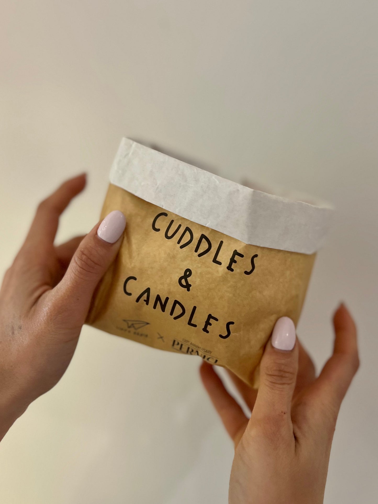 CANDELA “CUDDLES & CANDLE” coccole & candela – Iceberg Rose & Cedar