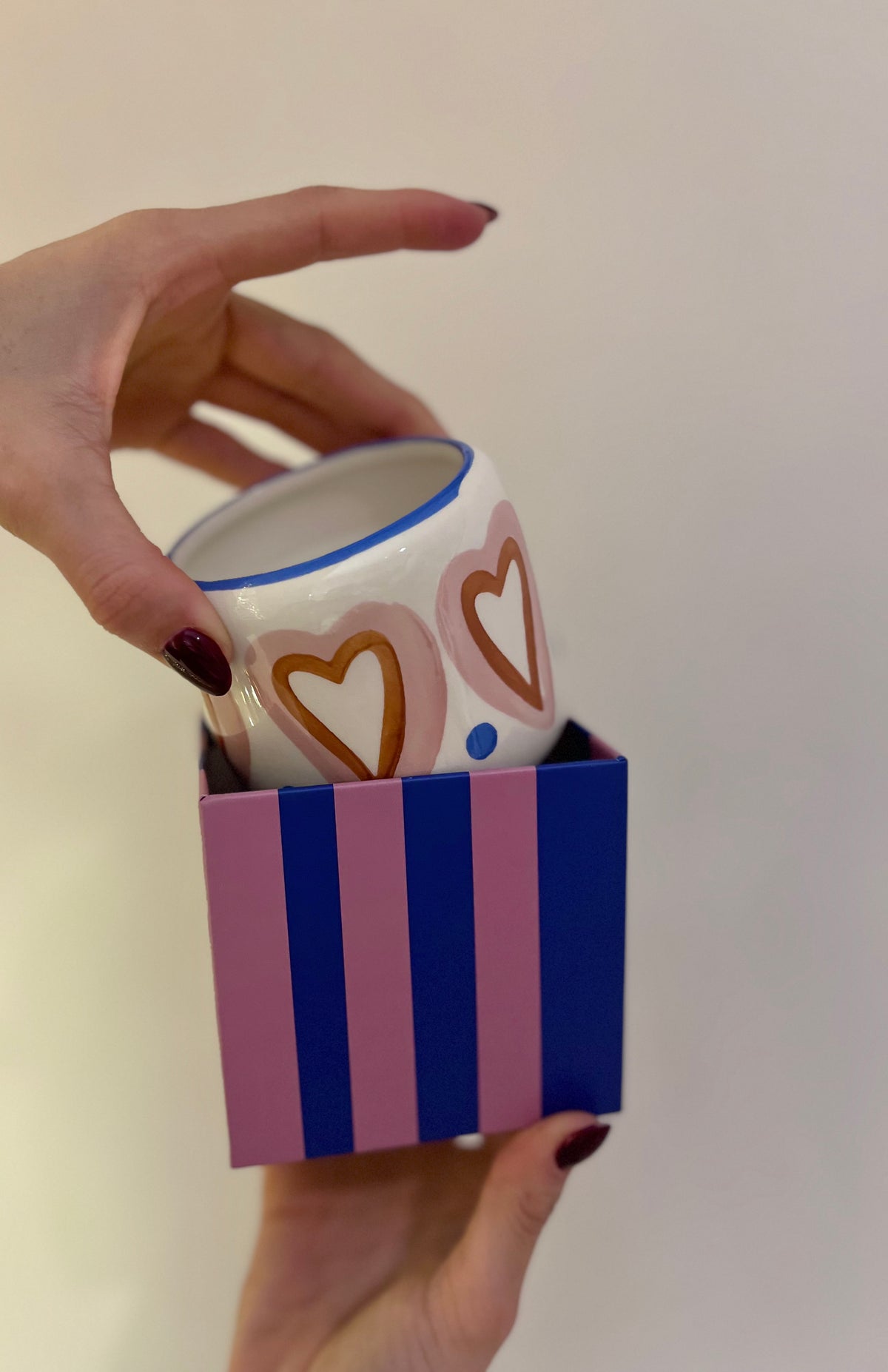 HEARTS CERAMIC CANDLE-Rosewood Vanilla 225g